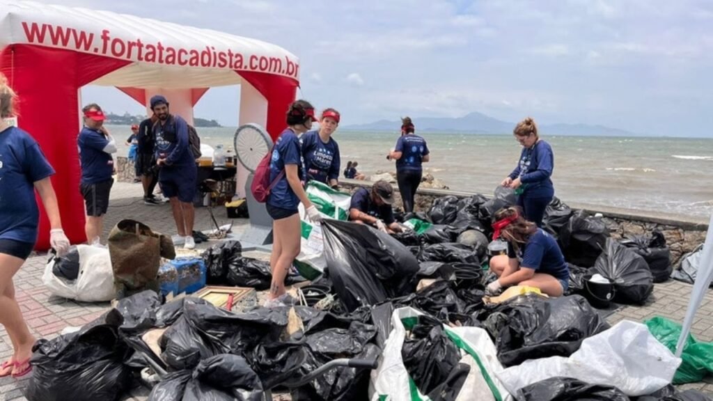 Limpeza dos Mares em Porto Belo,limpeza de praias em Porto Belo,limpeza dos mares Porto Belo 2026,Dia Municipal de Limpeza de Praias e Rios,ação ambiental em Porto Belo,preservação ambiental em Porto Belo,limpeza de praias em Santa Catarina,limpeza de costões em Porto Belo,mergulho de limpeza Caixa d’Aço,limpeza Caixa d’Aço,voluntários em Porto Belo,Dia Mundial da Limpeza,resíduos no mar,resíduos em praias de Santa Catarina,educação ambiental em Porto Belo,sustentabilidade em Santa Catarina,ACATMAR,Limpeza dos Mares Santa Catarina,limpeza de praias e rios