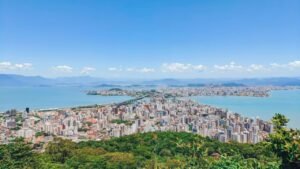 Florianópolis tecnologia,tecnologia em Florianópolis,setor de tecnologia em Florianópolis,PIB de Florianópolis,inovação em Florianópolis,empresas de tecnologia em Florianópolis,startups em Florianópolis,empregos em tecnologia,mercado de tecnologia,tecnologia em Santa Catarina,inovação em Santa Catarina,ACATE,Observatório ACATE,Rede de Inovação de Florianópolis,Grande Florianópolis,faturamento de tecnologia,empresas de TI,economia de Florianópolis,Vale do Silício Brasileiro