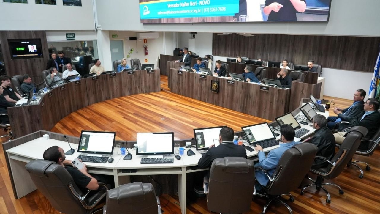 LDO 2027 Balneário Camboriú,LDO Balneário Camboriú,Lei de Diretrizes Orçamentárias 2027,Câmara de Balneário Camboriú,Câmara de Vereadores de Balneário Camboriú,projeto LDO 2027,Projeto de Lei 165/2026,orçamento municipal 2027,orçamento de Balneário Camboriú,Plano Plurianual,PPA 2026 2029,Poder Executivo de Balneário Camboriú,Legislativo municipal,sessão da Câmara de Balneário Camboriú,votação da LDO,política em Balneário Camboriú,finanças públicas municipais,metas e prioridades da administração,orçamento público municipal
