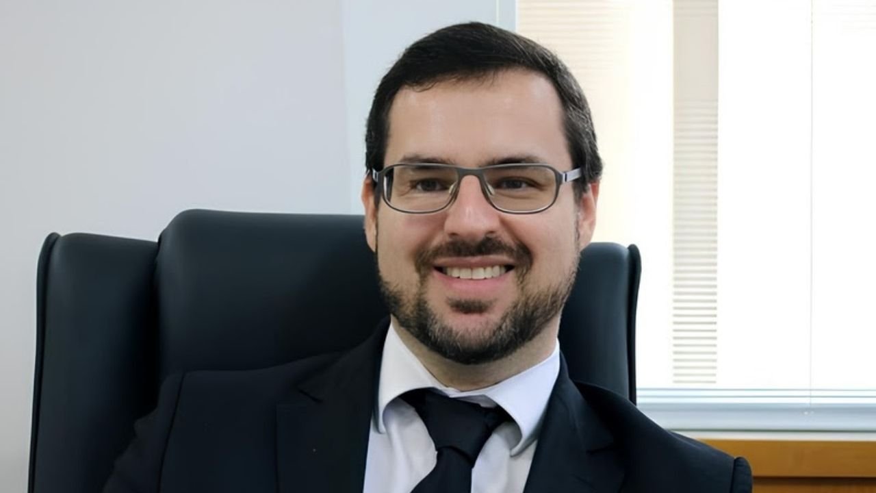 Dia Nacional de Luta da Pessoa com Deficiência,inclusão da pessoa com deficiência,pessoa com deficiência no mercado de trabalho,inclusão profissional,Lei de Cotas,Lei Brasileira de Inclusão,acessibilidade no trabalho,capacitismo no mercado de trabalho,direitos das pessoas com deficiência,emprego para pessoas com deficiência,carreira profissional,inclusão social,autonomia da pessoa com deficiência,mercado de trabalho brasileiro,Censo 2022 deficiência,IBGE pessoas com deficiência,PNAD pessoas com deficiência,oportunidades profissionais,acessibilidade digital
