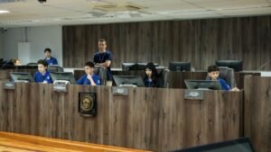 Câmara Mirim de Balneário Camboriú,Câmara Mirim BC,veículos elétricos em Balneário Camboriú,capacitação para usuários de veículos elétricos,segurança no trânsito em Balneário Camboriú,educação no trânsito,Programa Municipal de Educação e Capacitação,Indicação 127/2026,trânsito em Balneário Camboriú,mobilidade urbana,segurança viária,veículos elétricos,educação para o trânsito,Câmara de Vereadores de Balneário Camboriú,Legislativo de Balneário Camboriú,Ariana Rodriguez,Escola do Legislativo