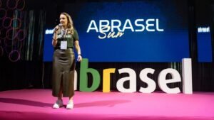 Abrasel Summit 2026,4ª edição do Abrasel Summit,Abrasel SC,evento de food service em Florianópolis,maior evento de alimentação fora do lar do Sul,Stage Music Park Jurerê,evento em Jurerê 21 de outubro,ingressos Abrasel Summit,Abrasel Summit Sympla,palestras sobre food service,evento para restaurantes em Santa Catarina,evento para empresários de bares e restaurantes,gestão de restaurantes,inovação no food service,tecnologia para restaurantes,marketing gastronômico,networking no setor de alimentação,eventos de gastronomia em Florianópolis,eventos em Florianópolis outubro 2026,Juliana Débastiani Abrasel SC,palestrantes Abrasel Summit,Politi Academy