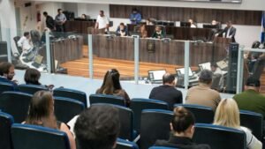 Câmara de Balneário Camboriú,projeto de lei ordinária,crédito adicional suplementar,remanejamento de recursos,orçamento municipal Balneário Camboriú,folha de pagamento servidores municipais,secretaria de Saúde Balneário Camboriú,secretaria de Educação Balneário Camboriú,Poder Executivo municipal,sessão da Câmara Municipal,votação de projetos de lei,Administração Pública Municipal,Resolução da Mesa Diretora,prefeita sanção veto,política municipal Santa Catarina,orçamento público Balneário Camboriú,PLO 173/2026
