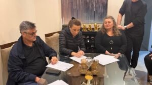 contenção de encosta em Balneário Camboriú,encosta da Rua México,Rua México Balneário Camboriú,obras de contenção em Balneário Camboriú,Defesa Civil de Balneário Camboriú,risco de deslizamento em Balneário Camboriú,contenção de talude,cortina atirantada,projeto de contenção de encosta,Bairro das Nações,segurança na Rua México,monitoramento da Defesa Civil,obras de infraestrutura em Balneário Camboriú,projeto para contenção de encosta,licitação para obra de contenção,CIM-Amfri,encosta em Santa Catarina,prevenção de deslizamentos,Juliana Pavan,ações da Prefeitura de Balneário Camboriú
