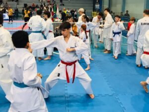 Amanda Schulze karatê,Fundação Municipal de Esportes Balneário Camboriú,Ranking Estadual de Karatê,3ª Etapa Estadual Karatê,karatê Balneário Camboriú,Kevin Figueiredo Franco,Carlos Eduardo Mendes Soares treinador,karatê Florianópolis 2026,pódio karatê Santa Catarina,Divisão A karatê estadual,esporte competitivo Balneário Camboriú,Troféu Durci Nascimento,Estadual da Série B karatê,FME esportes municipais,resultados karatê catarinense