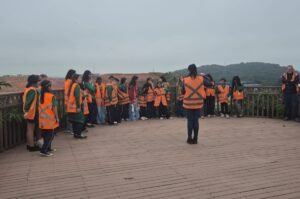 educação ambiental em Camboriú,alunos de Camboriú,Escola CAIC Jovem Ailor Lotério,visita educativa em Joinville,gestão de resíduos,gestão de resíduos em Camboriú,Parque de Educação Ambiental Bororós,reciclagem,preservação ambiental,destinação de resíduos,separação de resíduos,tratamento de resíduos,compostagem,sustentabilidade,educação ambiental nas escolas,Selo Social,FUCAM,meio ambiente em Camboriú,estudantes do ensino fundamental
