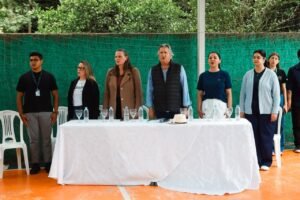 reforma escola em Camboriú,Escola Adolfo Ovídio Coppi,Prefeitura de Camboriú,reforma de escola,investimento em educação,obras em Camboriú,FUNDEB Camboriú,educação em Camboriú,escolas municipais de Camboriú,obras públicas Camboriú,investimento de R$ 480 mil,reforma escolar em Santa Catarina,infraestrutura escolar,melhorias na educação,Rio do Meio Camboriú,Ordem de Serviço,PAFFE Engenharia e Construção