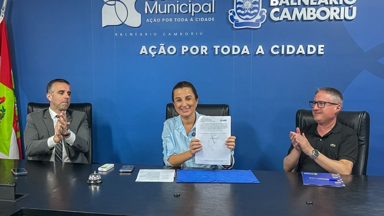 Operações Urbanas Consorciadas em Balneário Camboriú,Lei Complementar 140,Balneário Camboriú segurança e educação,recursos para segurança pública,investimentos em educação municipal,contrapartida social das OUCs,legislação urbanística de Balneário Camboriú,nova lei urbanística,Juliana Pavan,planejamento urbano em Santa Catarina,desenvolvimento urbano,financiamento de obras públicas,recursos para infraestrutura urbana,Morar BC,moradia para famílias de baixa renda,unidades habitacionais em Balneário Camboriú,prolongamento da Rua Raposo Tavares,Lei do Microzoneamento,Plano Diretor de Balneário Camboriú,audiências públicas municipais