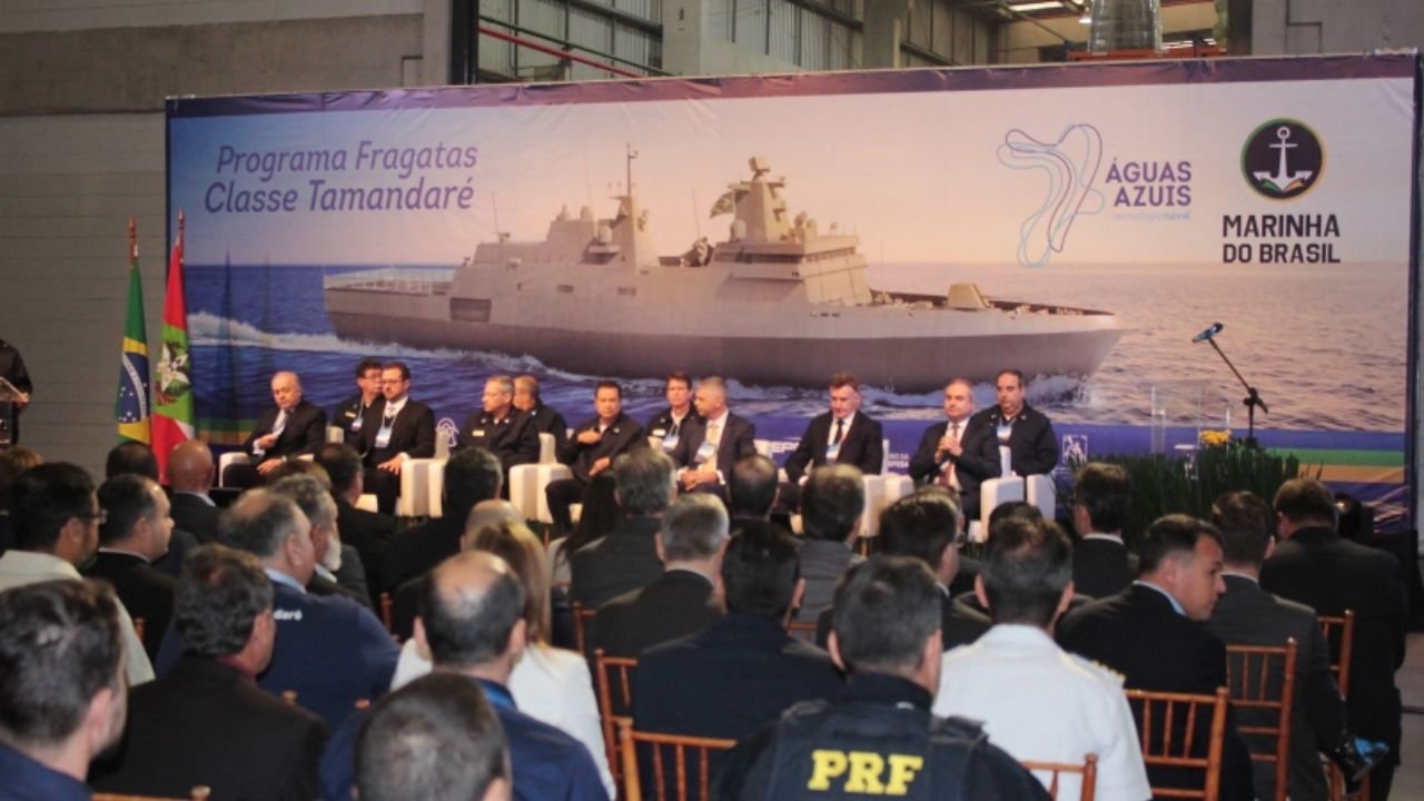 Fragatas Classe Tamandaré,fragatas em Itajaí,construção de fragatas em Itajaí,Marinha do Brasil,Programa Fragatas Classe Tamandaré,indústria naval em Itajaí,navios de guerra,construção naval,defesa nacional,indústria de defesa,investimentos em Itajaí,empregos em Itajaí,tecnologia naval,transferência de tecnologia,EMGEPRON,Águas Azuis,thyssenkrupp Marine Systems,Embraer Defesa e Segurança,Atech,Força Naval