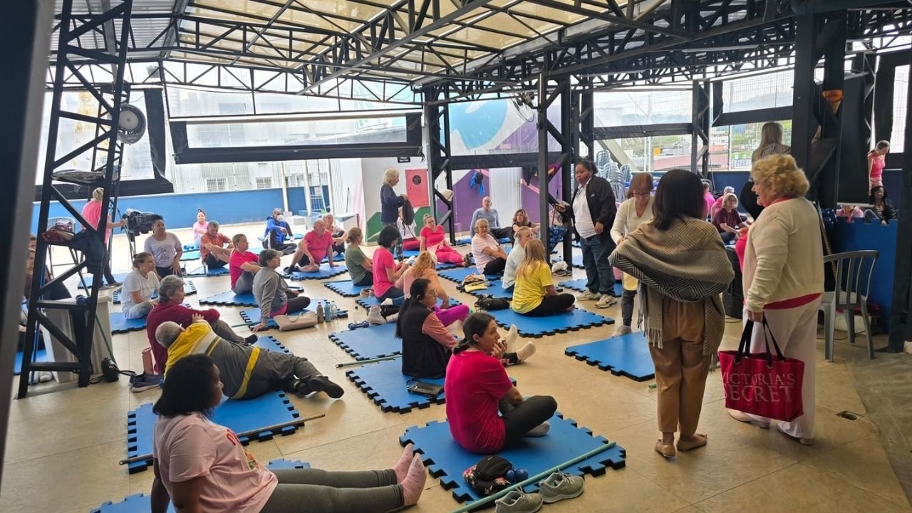 Outubro Rosa em Balneário Camboriú,ações do Outubro Rosa 2026,programação Outubro Rosa Balneário Camboriú,saúde da mulher em Balneário Camboriú,prevenção ao câncer de mama,prevenção ao câncer do colo do útero,eventos gratuitos em Balneário Camboriú,roda de conversa Outubro Rosa,campanha de conscientização sobre câncer de mama,Secretaria de Assistência Social Mulher e Família,Rede Feminina de Combate ao Câncer,Feira da Orla Balneário Camboriú,Cristo Luz iluminação rosa,atividades Outubro Rosa em Santa Catarina,programação de saúde da mulher,ações de prevenção ao câncer,Outubro Rosa nos bairros de Balneário Camboriú,políticas públicas para mulheres,eventos de saúde em Balneário Camboriú