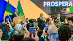perdão de dívidas MEI,Prospera MEI,apoio financeiro para MEI,PixMEI até R$ 5 mil,aumento do teto do MEI,teto de faturamento MEI 2028,limite MEI R$ 140 mil,perdão de dívidas tributárias,dívidas de MEIs com a União,renegociação de dívidas bancárias MEI,Desenrola 3.0 para MEI,compra de dívidas bancárias,crédito para microempreendedores,recursos não reembolsáveis para MEI,contratação de segundo funcionário MEI,dispensa de nota fiscal MEI,MEI sem nota fiscal para pessoa física,medidas do governo para MEI,incentivo aos pequenos negócios,Lula anuncia medidas para MEI,regularização de dívidas empresariais,investimento em pequenos negócios