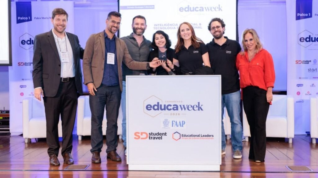 Senac e Canva,Senac prêmio nacional de educação,Canva Educação,inteligência artificial na educação,Prêmio Destaque Educação Brasil 2026,Senac e inteligência artificial,tecnologia educacional no Brasil,inovação na educação,educação profissional,ferramentas de IA para professores,Canva Code,experiências digitais interativas,simuladores educacionais,formação de docentes,recursos tecnológicos na aprendizagem,Educa Week 2026,Mapa Brasil da Educação em Transformação,tecnologia no ensino profissional
