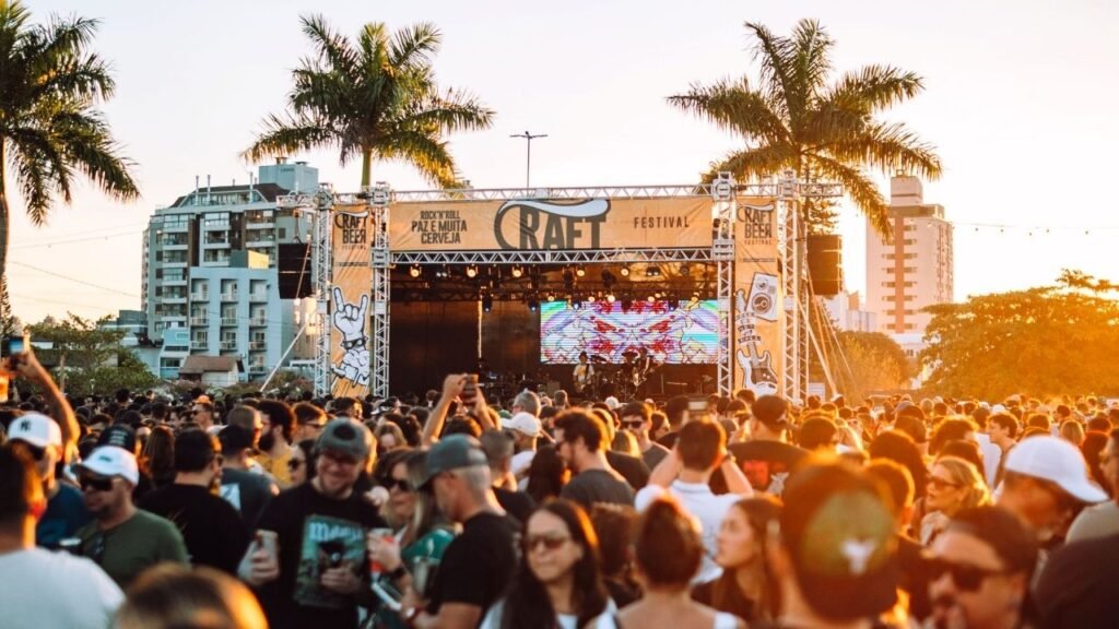 Craft Beer Festival 2026,Craft Beer Festival Florianópolis,festival de cerveja artesanal em Florianópolis,Craft Beer Festival na Lagoa da Conceição,evento na Lagoa da Conceição,festival em Florianópolis em outubro,programação de eventos em Florianópolis,cervejarias artesanais de Santa Catarina,mais de 150 rótulos de chope,festival gastronômico em Florianópolis,shows de bandas regionais,eventos gratuitos em Florianópolis,Praça Bento Silvério,turismo na Lagoa da Conceição,gastronomia em Florianópolis,festival com espaço kids,evento pet friendly em Florianópolis,ACIF Florianópolis,Viva a Lagoa,lazer em família em Florianópolis,cervejas sem álcool,cervejas sem glúten,gastronomia vegana e vegetariana,eventos em Santa Catarina
