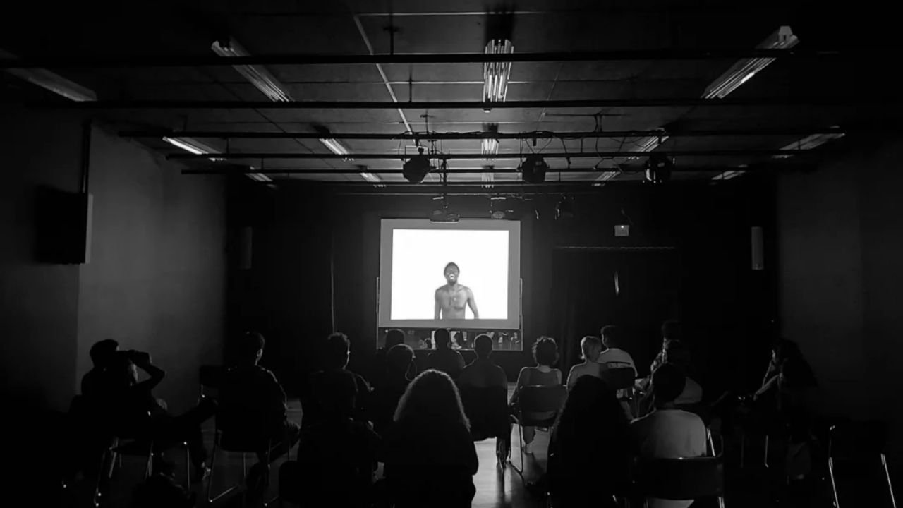 Espaço Cineclube em Itajaí,4ª edição do Espaço Cineclube,sessões gratuitas de cinema em Itajaí,programação cultural de Itajaí 2026,filmes independentes em Santa Catarina,debate sobre cinema,formação audiovisual,cinema regional catarinense,inscrição de filmes regionais,edital para filmes regionais,acessibilidade no cinema,filmes com Libras e audiodescrição,programação de cinema em outubro de 2026,exibição de Monster em Itajaí,Casa da Cultura Dide Brandão,atividades culturais gratuitas em Itajaí