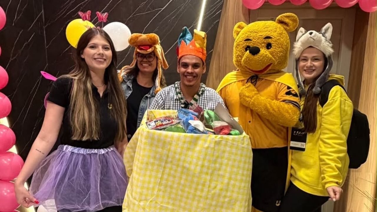 UFIT arrecada brinquedos,campanha de arrecadação de brinquedos,mais de 1.140 brinquedos arrecadados,doação de brinquedos para crianças,instituições infantis beneficiadas,campanha solidária em Santa Catarina,ações sociais para crianças,Rede UFIT campanha solidária,atividades recreativas gratuitas,brinquedos para instituições de acolhimento,apoio a projetos sociais,Lar Maria de Nazaré Gaspar,Escola Valter Vicente Gomes Tijucas,Abrigo Institucional Baependi,NEI Vida de Criança Timbó,campanha social em 17 cidades