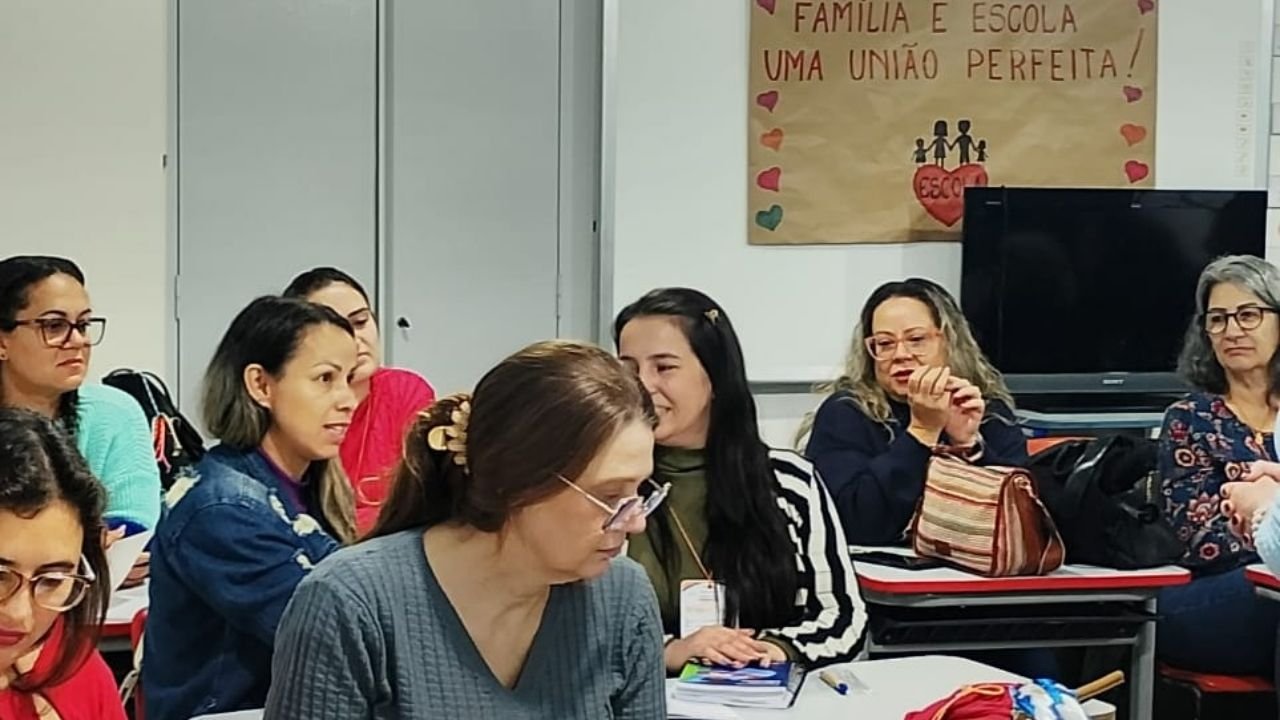 Dia dos Professores em Penha,Prefeitura de Penha,homenagem aos professores,15 de outubro Dia dos Professores,valorização dos educadores,professores da Rede Municipal de Ensino,educação em Penha SC,profissionais da educação,importância dos professores,reconhecimento aos educadores,ensino municipal de Penha,educação em Santa Catarina,homenagem pelo Dia dos Professores,formação de cidadãos