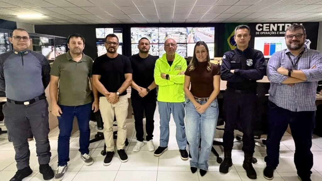 compartilhamento de dados de câmeras OCR,Balneário Camboriú e Itajaí,integração de sistemas de monitoramento,câmeras de reconhecimento de placas,tecnologia OCR no trânsito,segurança pública em Balneário Camboriú,segurança pública em Itajaí,BC Trânsito,Codetran Itajaí,Secretaria de Segurança e Ordem Pública,monitoramento de veículos,identificação de placas veiculares,localização de carros roubados,localização de veículos furtados,fiscalização de trânsito,segurança viária em Santa Catarina,integração entre municípios,Central de Operações e Monitoramento 153,cooperação entre órgãos de trânsito