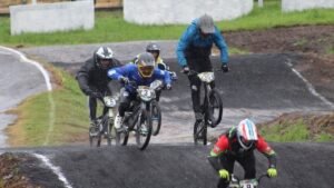 BMX em Balneário Camboriú,atletas de BMX de Balneário Camboriú,Campeonato Catarinense de BMX,5ª etapa do Catarinense de BMX,resultados do BMX em Lages,BMX em Santa Catarina,Fundação Municipal de Esportes de Balneário Camboriú,FME Balneário Camboriú,Anthony Barros BMX,Pietro Pasquale BMX,Everson Marques BMX,Edipo Galdino Bonapaz,bicicross catarinense,campeonato estadual de bicicross,ciclismo em Balneário Camboriú,pódios no BMX,BMX Racing,competição de BMX em Lages,ranking estadual de BMX,esporte de base em Santa Catarina,atletas catarinenses de BMX