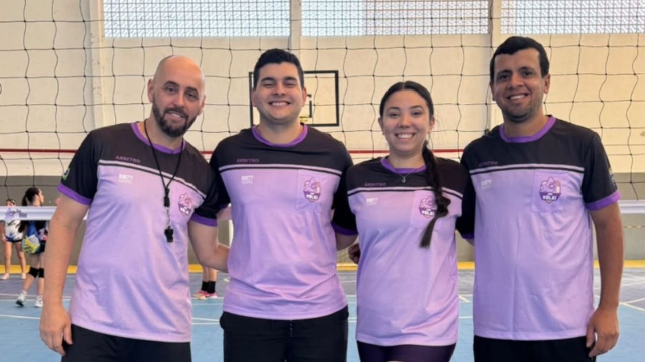 Copa Escolar de Voleibol Feminino de Itajaí,semifinais de vôlei feminino em Itajaí,Copa Escolar de Voleibol 2026,jogos de vôlei escolar em Itajaí,voleibol feminino escolar,finais da Copa Escolar de Voleibol,esporte escolar em Itajaí,competição de vôlei feminino,atletas escolares de Itajaí,Escola Básica Aníbal César,vôlei feminino em Santa Catarina,programação da Copa Escolar de Voleibol,semifinais de vôlei mirim,semifinais de vôlei infantil,SAB Vôlei Itajaí,Fundação Municipal de Esporte e Lazer de Itajaí,transmissão de vôlei pelo YouTube,placares ao vivo de voleibol,torneio escolar de vôlei 2026
