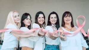 Outubro Rosa 2026,prevenção do câncer de mama,diagnóstico precoce do câncer de mama,câncer de mama em Santa Catarina,Outubro Rosa em Santa Catarina,mamografia preventiva,importância da mamografia,sinais de alerta do câncer de mama,sintomas do câncer de mama,saúde da mulher,prevenção do câncer de mama em 2026,dados do câncer de mama no Brasil,casos de câncer de mama em Santa Catarina,mortalidade por câncer de mama,hábitos saudáveis e câncer de mama,fatores de risco do câncer de mama,acompanhamento médico feminino,rastreamento do câncer de mama,nódulos nas mamas,alterações no mamilo,câncer de mama e histórico familiar,Instituto Nacional de Câncer,UFSC pesquisa câncer de mama