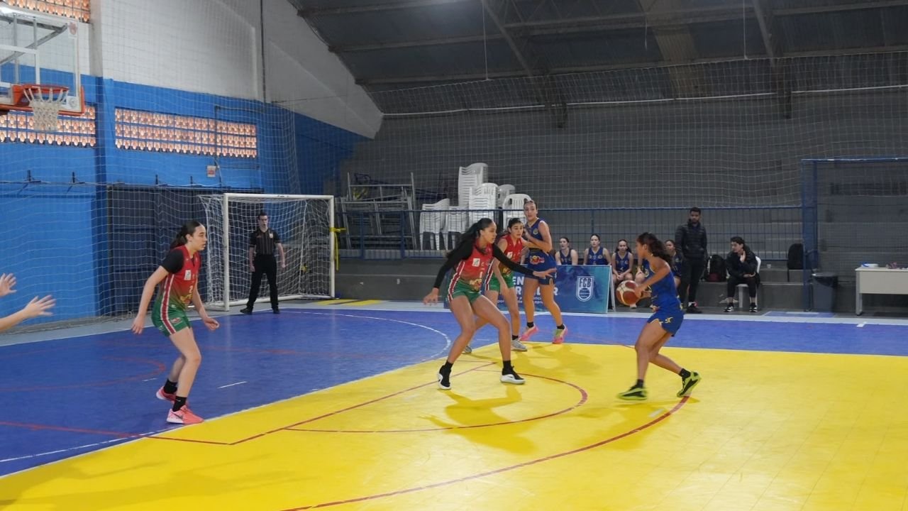 ADEPI Balneário Piçarras,Estadual Sub-15 Feminino de Basquete,basquete feminino em Balneário Piçarras,ADEPI basquete,semifinal basquete feminino,Campeonato Estadual Sub-15,basquete Sub-15 feminino,esporte em Balneário Piçarras,basquete em Santa Catarina,esporte de base,atletas de Balneário Piçarras,quartas de final basquete,classificação ADEPI,SEMEL Balneário Piçarras,Federação Catarinense de Basketball,FCB basquete,Ginásio Aurélio Solano de Macedo,campeonato estadual de basquete,basquete feminino Santa Catarina