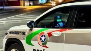 tentativa de homicídio em Rio do Sul,sobrinho tenta matar tio,agressão com enxada,crime em Rio do Sul,violência familiar,discussão por dinheiro,Polícia Militar em Rio do Sul,ocorrência policial em Santa Catarina,tentativa de homicídio doloso,homem ferido com enxada,agressão com pedra,tio agredido pelo sobrinho,Hospital Regional de Rio do Sul,Polícia Civil,Polícia Científica,segurança pública em Santa Catarina,crimes no Alto Vale do Itajaí,ameaças de morte,suspeito confessa agressões