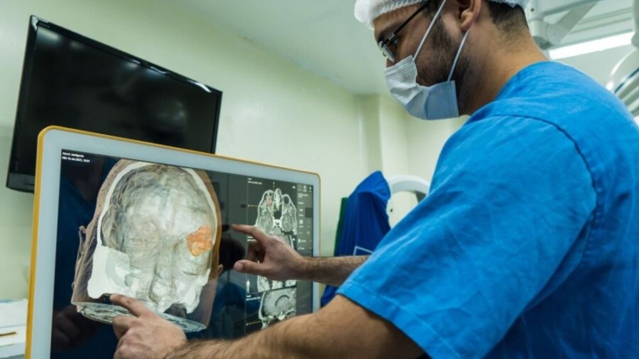 prevenção ao AVC,sintomas de AVC,fatores de risco do AVC,AVC em Santa Catarina,Semana de Prevenção ao AVC,Acidente Vascular Cerebral,sinais de derrame,como prevenir um AVC,mortes por AVC no Brasil,internações por AVC em 2026,hipertensão arterial e AVC,AVC isquêmico,AVC hemorrágico,atendimento de emergência para AVC,prevenção de doenças cardiovasculares,Lei Estadual de Prevenção ao AVC,legislação catarinense sobre AVC,Assembleia Legislativa de Santa Catarina,cardiologista Arthur Herdy,Hospital Regional de São José,Samu 192,recuperação após AVC
