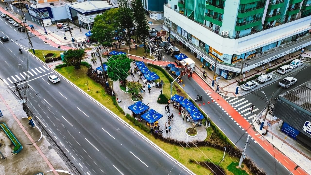 Feira do Bairro dos Pioneiros,Feira dos Pioneiros Balneário Camboriú,feira em Balneário Camboriú,feira livre Balneário Camboriú,Feira dos Pioneiros outubro,artesanato em Balneário Camboriú,gastronomia em Balneário Camboriú,eventos culturais Balneário Camboriú,Fundação Cultural de Balneário Camboriú,economia criativa Balneário Camboriú,Praça Valmor Manoel Germano Corrêa,feira cultural em Balneário Camboriú,música ao vivo Pioneiros,feira gratuita Balneário Camboriú,eventos no Bairro dos Pioneiros,programação cultural Balneário Camboriú,feirantes Balneário Camboriú