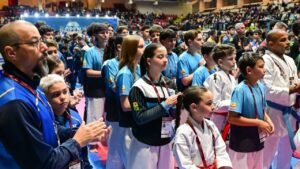 karatê Balneário Camboriú,equipe de karatê FME,karatê FME Balneário Camboriú,Open Internacional de Joinville,17º Open Internacional de Karatê,Troféu Durci Nascimento,medalhas no karatê,esporte Balneário Camboriú,atletas de karatê Balneário Camboriú,Kumite,Kata,Guilherme Farias karatê,Amanda Schulze karatê,Isabela Camargo karatê,karatê Santa Catarina,competição de karatê em Joinville,Fundação Municipal de Esportes Balneário Camboriú