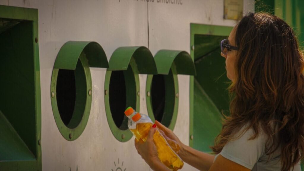 ecopontos em Navegantes,descarte de eletroeletrônicos em Navegantes,onde descartar lixo eletrônico em Navegantes,descarte de pilhas e lâmpadas,descarte de óleo de cozinha usado,Instituto Ambiental de Navegantes,IAN Navegantes,Prefeitura de Navegantes,endereços dos ecopontos de Navegantes,ecoponto Centro Navegantes,ecoponto Gravatá Navegantes,ecoponto Hugo de Almeida,ecoponto Nossa Senhora das Graças,sustentabilidade em Navegantes SC,preservação do meio ambiente em Santa Catarina,descarte correto de celulares e computadores
