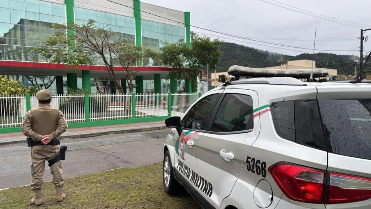 policiamento eleitoral,votação em Balneário Camboriú,votação em Camboriú,eleições em Balneário Camboriú,eleições em Camboriú,segurança nas eleições,Polícia Militar,12º Batalhão de Polícia Militar,policiamento nas eleições,ocorrências eleitorais,boletins de ocorrência,segurança pública,Justiça Eleitoral,encerramento da votação,votação tranquila,eleições em Santa Catarina