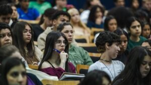 aulões preparatórios para o Enem,Enem 2026,Enem em Santa Catarina,estudantes da rede estadual,preparação para o Enem 2026,Governo de Santa Catarina,Secretaria de Estado da Educação,SED Santa Catarina,11,2 mil estudantes,revisão para o Enem,simulados do Enem,aulões online do Enem,calendário de preparação para o Enem,redação do Enem,dicas para o Enem,Coordenadorias Regionais de Educação,educação pública catarinense,ensino médio em Santa Catarina,Rede Enem