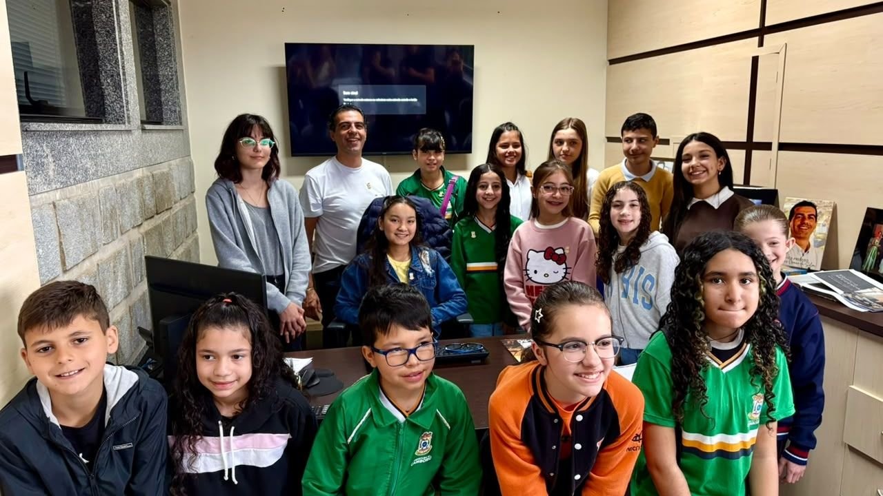 Programa Cidadão Mirim 2026,Cidadão Mirim Camboriú,estudantes da rede municipal de Camboriú,educação para a cidadania,administração pública para estudantes,prefeito mirim Camboriú,vice-prefeita mirim Camboriú,Secretaria de Educação de Camboriú,Câmara de Vereadores de Camboriú,Paço Municipal de Camboriú,EBM Clotilde Ramos Chaves,ETI Hueslen Ricardo dos Santos,Leonel Pavan prefeito de Camboriú,Jozias Osmar da Silva vice-prefeito,educação em Santa Catarina,participação de jovens na política,projetos educacionais no litoral catarinense,sessão ordinária Câmara de Camboriú