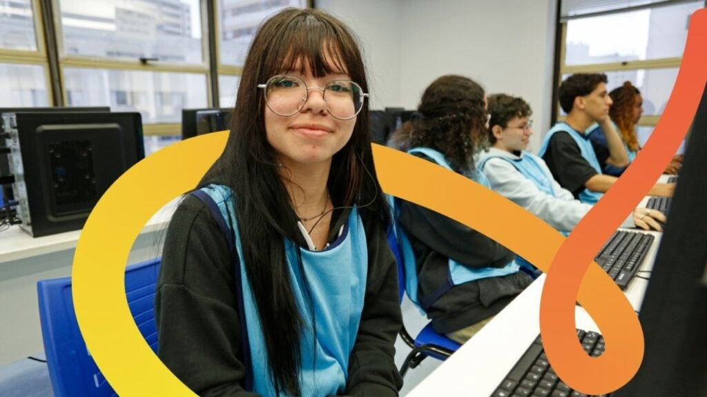 Jovem Aprendiz,CIEE,mercado de trabalho,egressos do CIEE,Programa Jovem Aprendiz,aprendizagem profissional,empregabilidade jovem,inserção profissional,inclusão produtiva,jovens no mercado de trabalho,primeiro emprego,estágio,contrato CLT,qualificação profissional,formação profissional,desenvolvimento de habilidades,educação e trabalho,renda familiar,capacitação de jovens,oportunidades para jovens,aprendizagem e empregabilidade