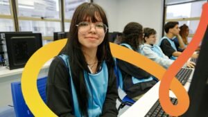 Jovem Aprendiz,CIEE,mercado de trabalho,egressos do CIEE,Programa Jovem Aprendiz,aprendizagem profissional,empregabilidade jovem,inserção profissional,inclusão produtiva,jovens no mercado de trabalho,primeiro emprego,estágio,contrato CLT,qualificação profissional,formação profissional,desenvolvimento de habilidades,educação e trabalho,renda familiar,capacitação de jovens,oportunidades para jovens,aprendizagem e empregabilidade