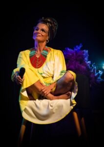 Transitório Mulher Arte,Transitório Mulher Arte 2026,espetáculo gratuito em Balneário Camboriú,eventos em Balneário Camboriú em outubro,programação cultural Balneário Camboriú,Teatro Municipal Bruno Nitz,artistas mulheres de Santa Catarina,música e poesia em Balneário Camboriú,Tatiana Cobbett,Susi Brito,As Passarinhas,Duo Backer,Ellen Ortiz,produção artística feminina catarinense,cultura feminina em Santa Catarina,show gratuito em Balneário Camboriú,oficina Vozes em Trânsito,roda de conversa sobre mulheres,Rede Feminina de Combate ao Câncer de Balneário Camboriú,Associação AmarCura Itajaí,eventos culturais no litoral catarinense,música autoral feminina,agenda cultural de outubro 2026,arte independente em Santa Catarina