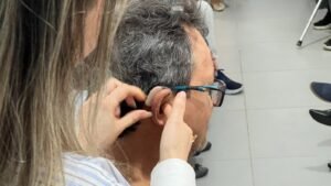 aparelhos auditivos em Balneário Piçarras,entrega de aparelhos auditivos,aparelho auditivo gratuito SUS,fila de espera aparelho auditivo,Secretaria de Saúde de Balneário Piçarras,Prefeitura de Balneário Piçarras,saúde auditiva em Santa Catarina,saúde auditiva Balneário Piçarras,aparelho auditivo pelo SUS em Santa Catarina,fonoaudiologia em Balneário Piçarras,investimento em saúde em Balneário Piçarras,saúde pública em Balneário Piçarras SC,como conseguir aparelho auditivo pelo SUS,atendimento para pessoas com deficiência auditiva,qualidade de vida e saúde auditiva,distribuição de aparelhos auditivos Santa Catarina