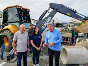 novo binário em Camboriú,Camboriú libera Rua José Bernardes Passos,trânsito em Camboriú hoje,binário da Rua Siqueira Campos,ponte da Rua Rio Amazonas,interdição parcial de ponte em Camboriú,alternativas de trânsito em Camboriú,mobilidade urbana em Camboriú,trânsito entre Rio Pequeno e Centro,manutenção da ponte em Camboriú,Demutran Camboriú,mudanças no trânsito em Camboriú,infraestrutura viária em Santa Catarina,Prefeitura de Camboriú trânsito,obras e manutenção viária em Camboriú